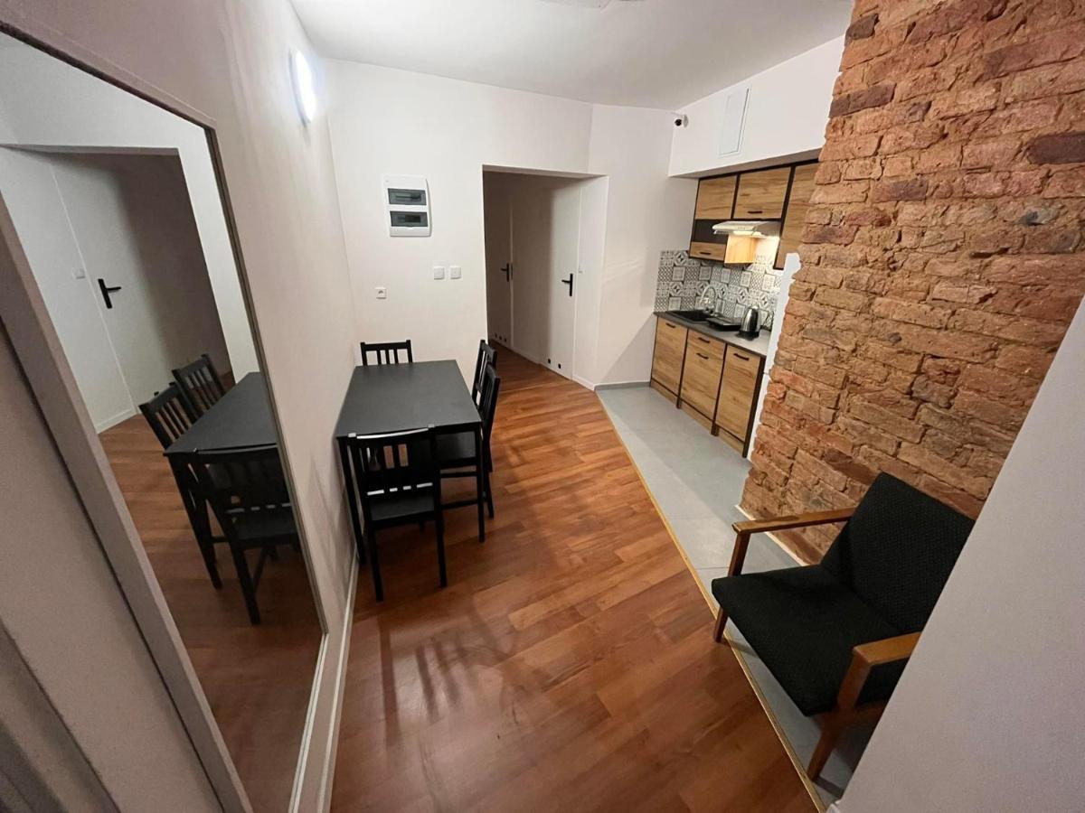 Hostel Woku Свебодзице Экстерьер фото